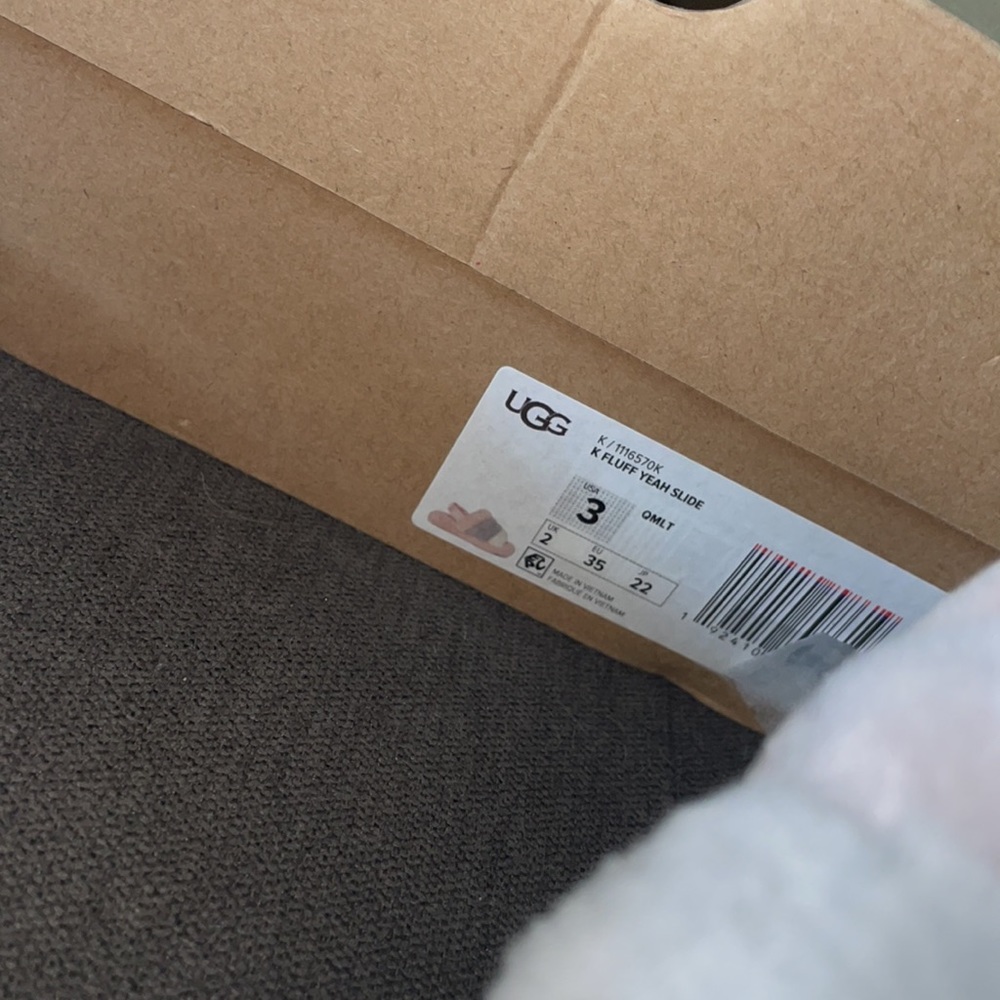 COPY - UGG Slides - Picture 3 of 3